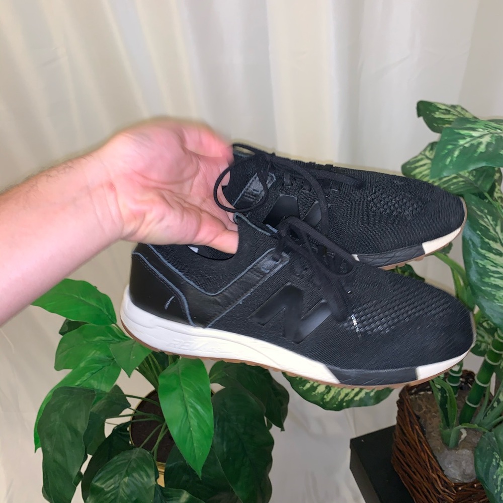 NEW BALANCE MENS SHOES